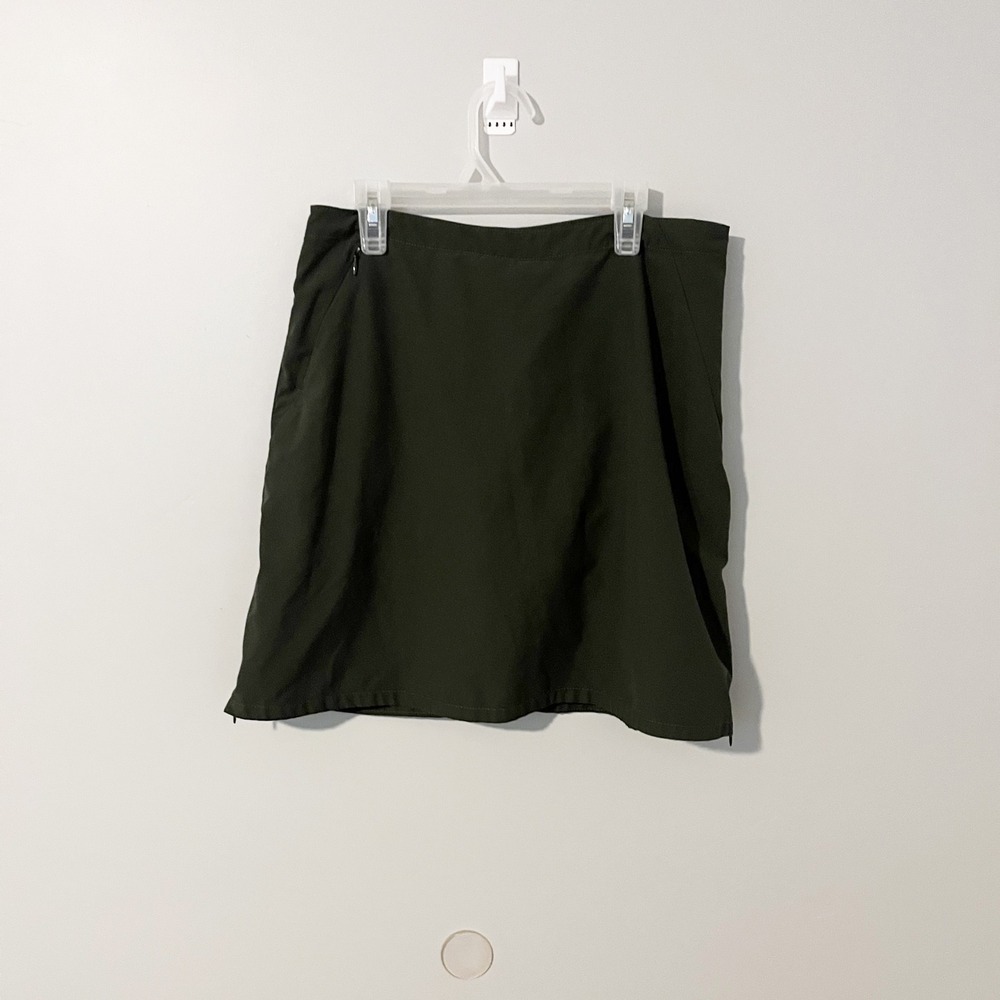 Patagonia Duway Women's Active Skort Size 4 Dark Olive Green Hiking Golf Skirt